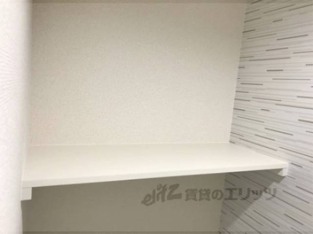 トイレ　上部棚