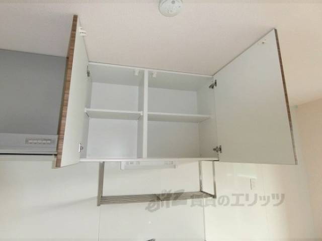 収納　キッチン上