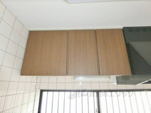 キッチン　上部収納
