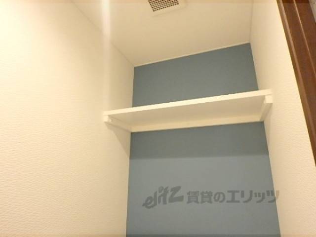 トイレ　上部棚