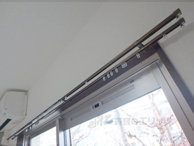 カーテンレール