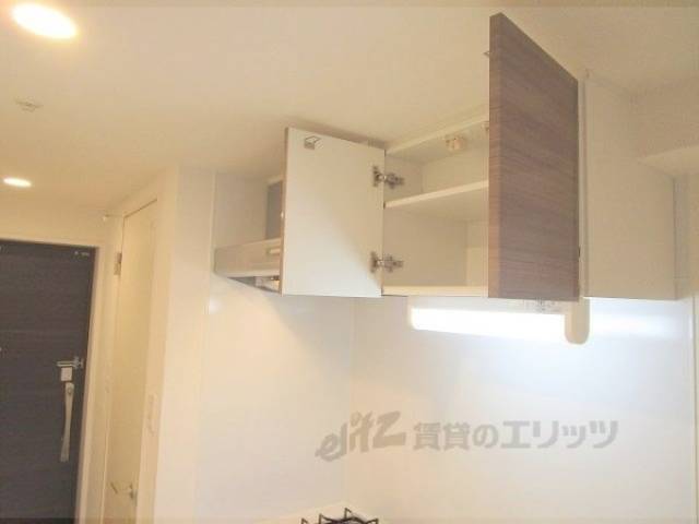 キッチン　キッチン上部収納