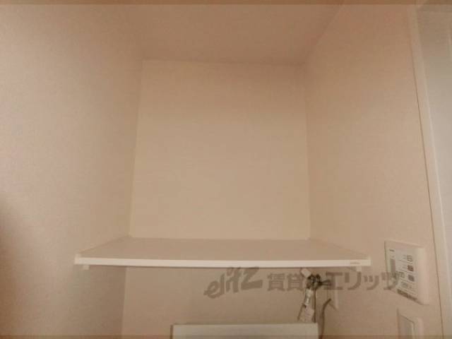 洗濯機置場　上部物置き