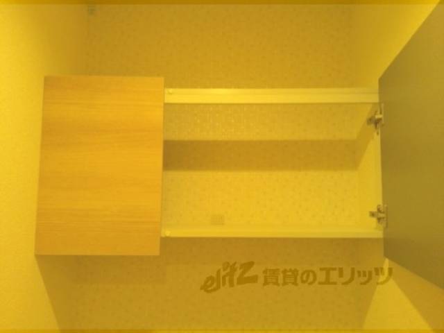 トイレ　上部収納