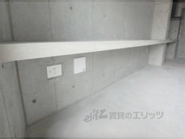 洋室　コンクリートボード