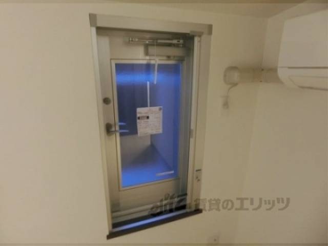洋室窓
