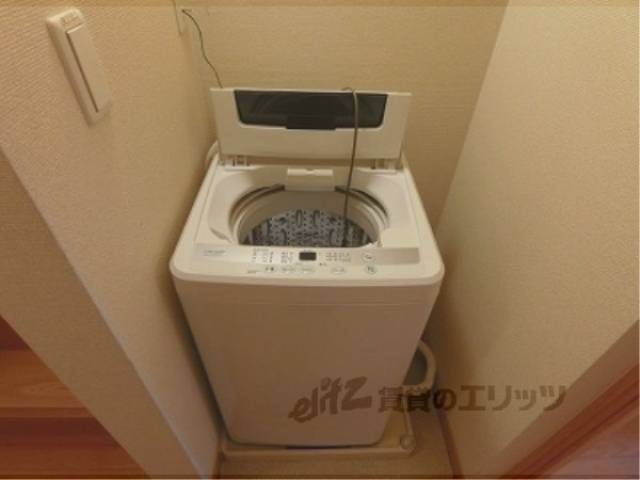 洗濯機置場　洗濯機
