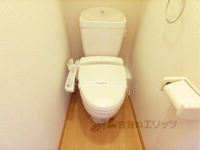 トイレ　鏡
