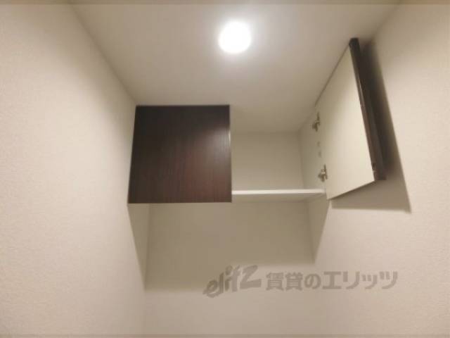 トイレ　収納棚
