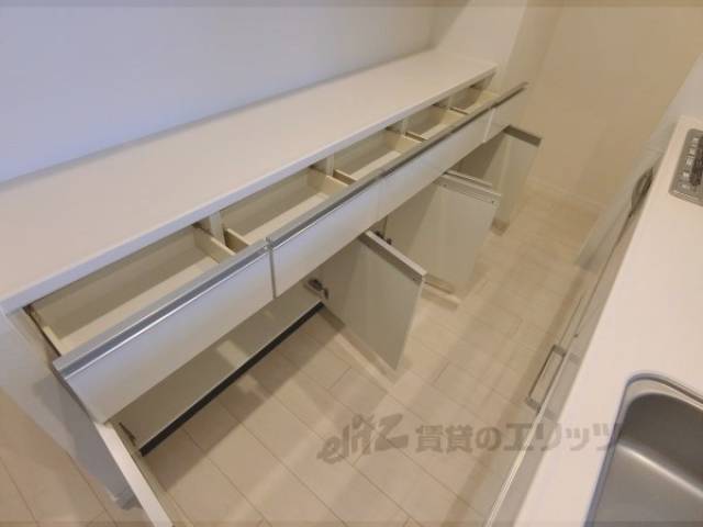 キッチン　収納
