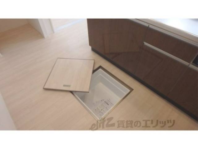 収納　床下収納