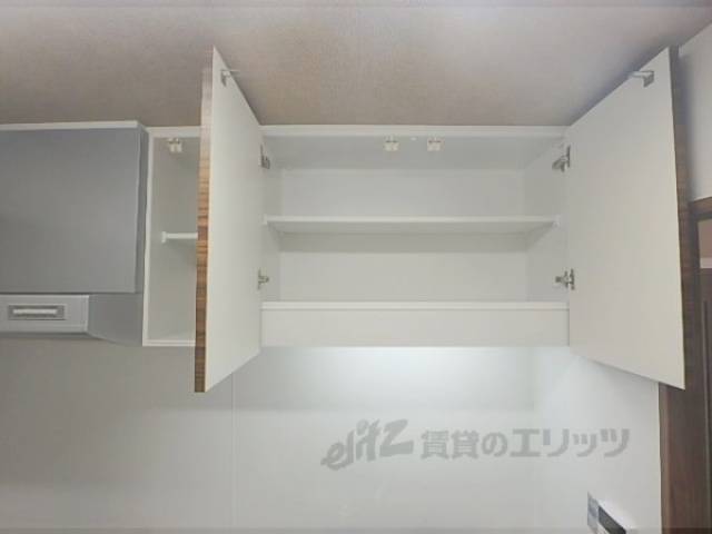 キッチン　収納上