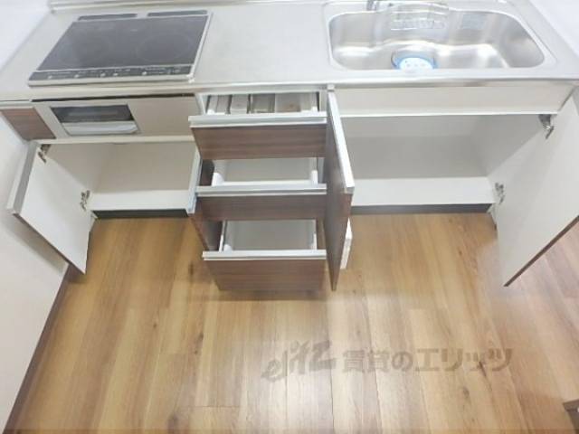 キッチン　収納下