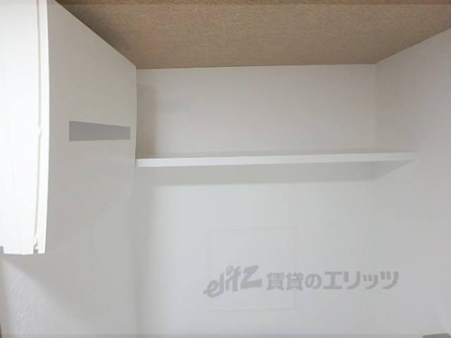 トイレ　収納上