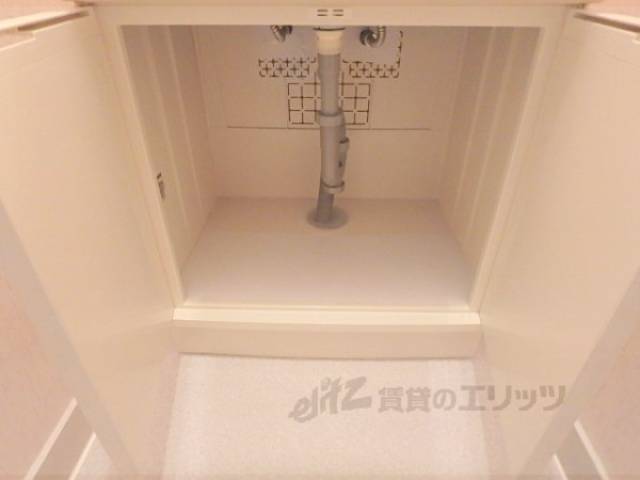 洗面所　下部収納