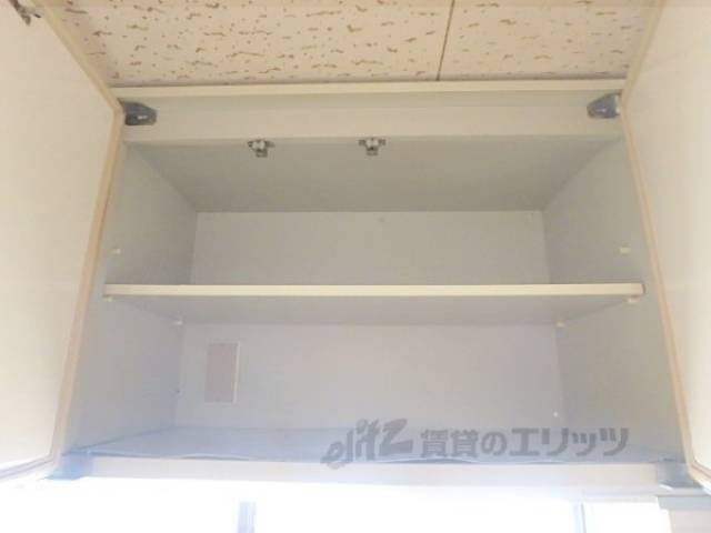 キッチン　上部収納