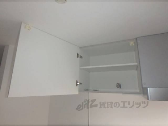 キッチン　上部収納