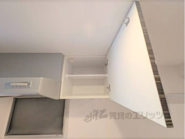 キッチン　上部収納