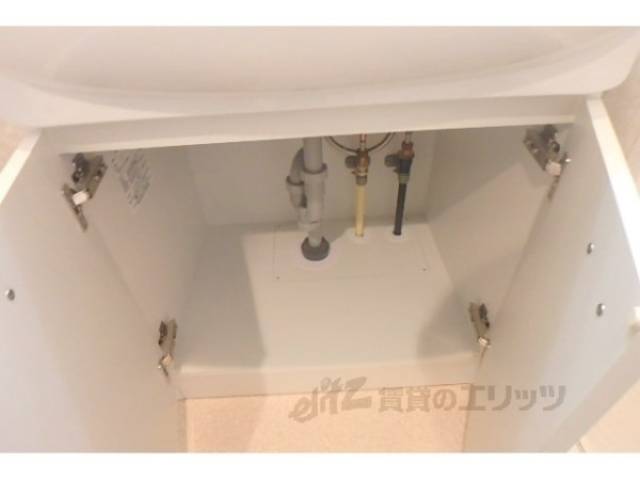 洗面所　洗面所下部収納