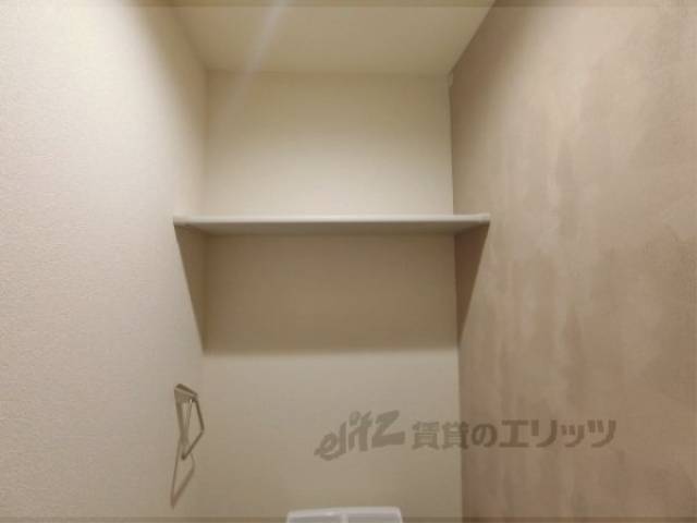 トイレ　収納棚