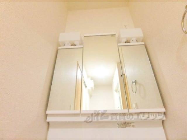 洗面台上部収納