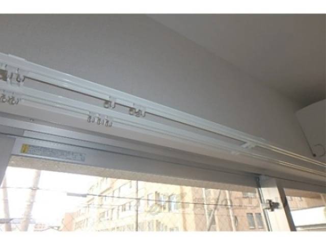 カーテンレール