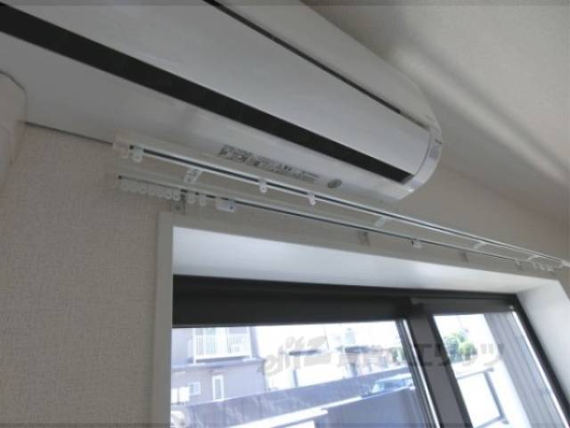 カーテンレール