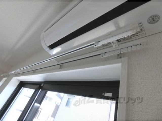 カーテンレール