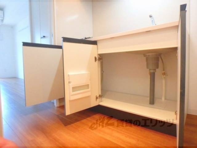 キッチン　収納下部