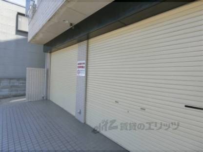 入口シャッター