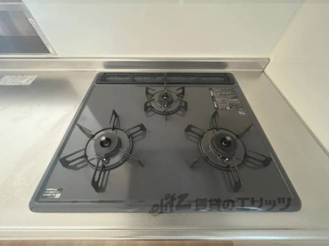 キッチン　3口コンロ