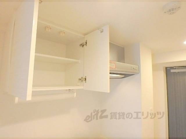 キッチン　キッチン上部収納