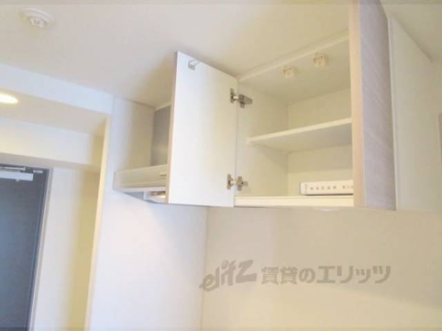 キッチン　キッチン上部収納