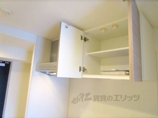 キッチン　キッチン上部収納