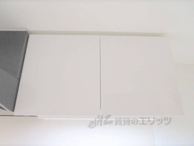キッチン　上段収納
