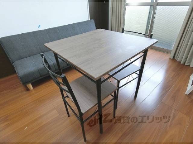 居室　テーブルセット