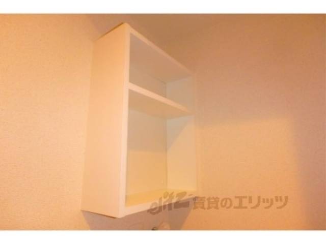 洗濯機置場　上部収納棚