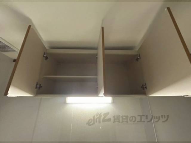 キッチン　キッチン上部収納