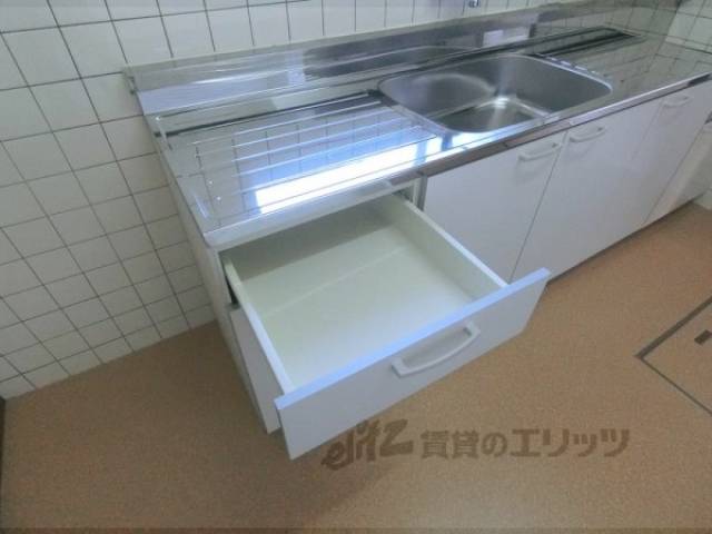 キッチン　下部収納