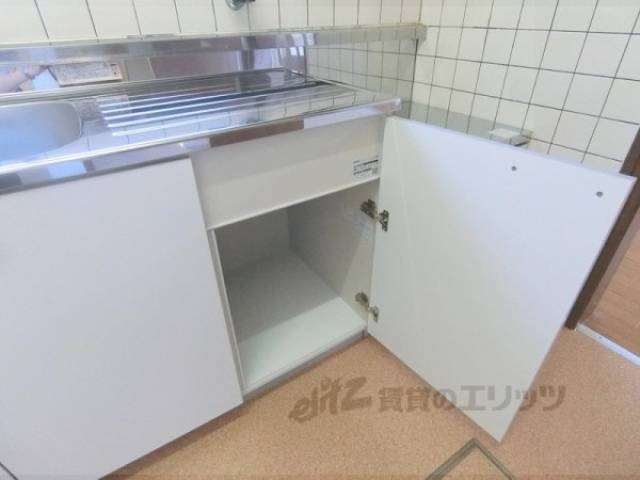 キッチン　下部収納