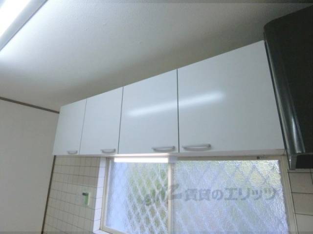 キッチン　上部収納