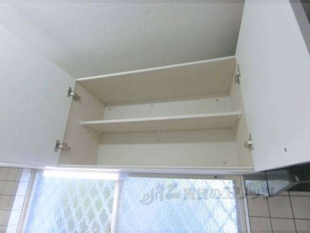 キッチン　上部収納