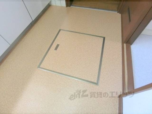 キッチン　床下収納