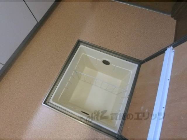 キッチン　床下収納
