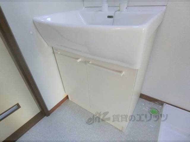 洗面所　下部収納