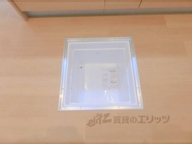 キッチン　床下収納