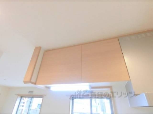 キッチン　上部収納