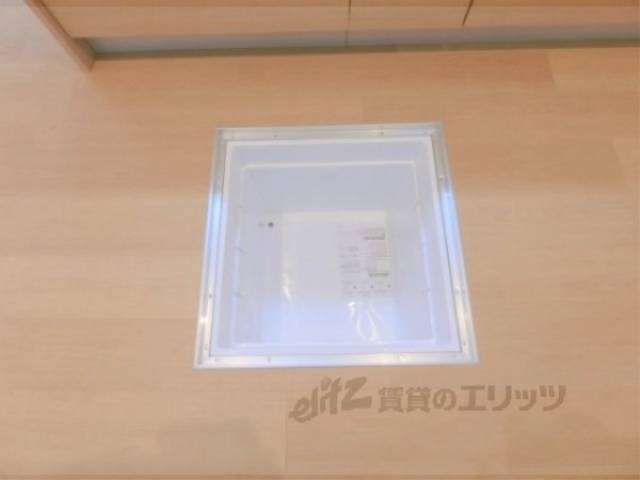 キッチン　床下収納