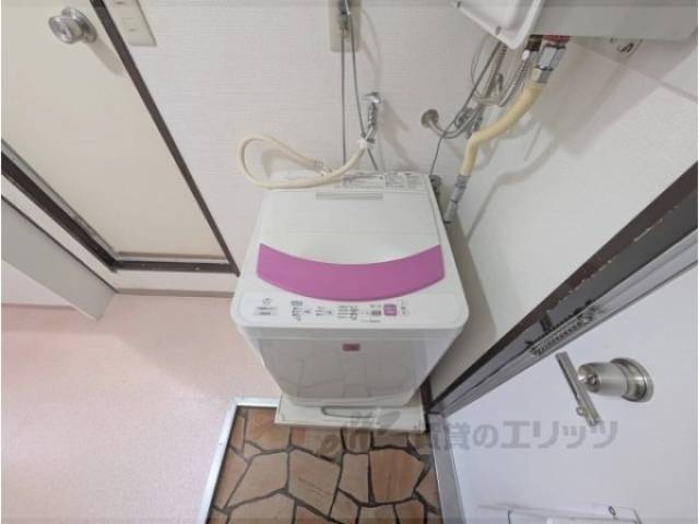 洗濯機置場　洗濯機