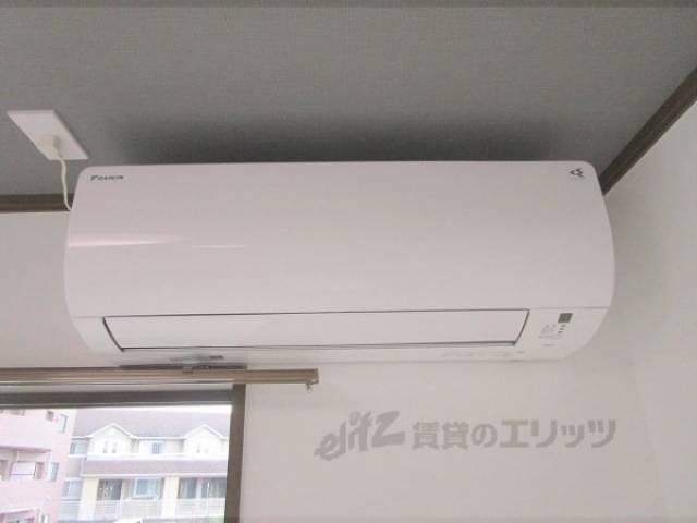 エアコン　リビング